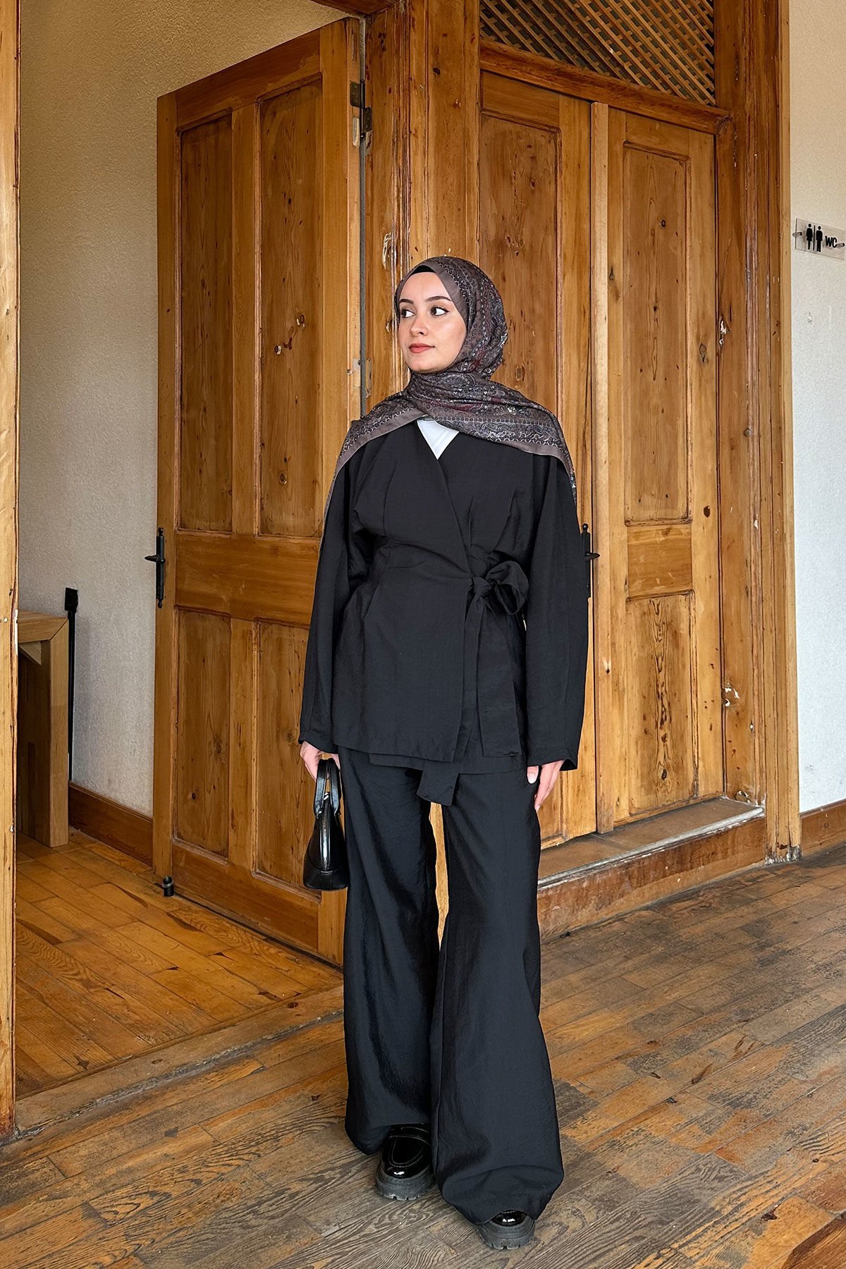 BAĞLAMA DETAYLI TAKIM 31-3314 - SİYAH