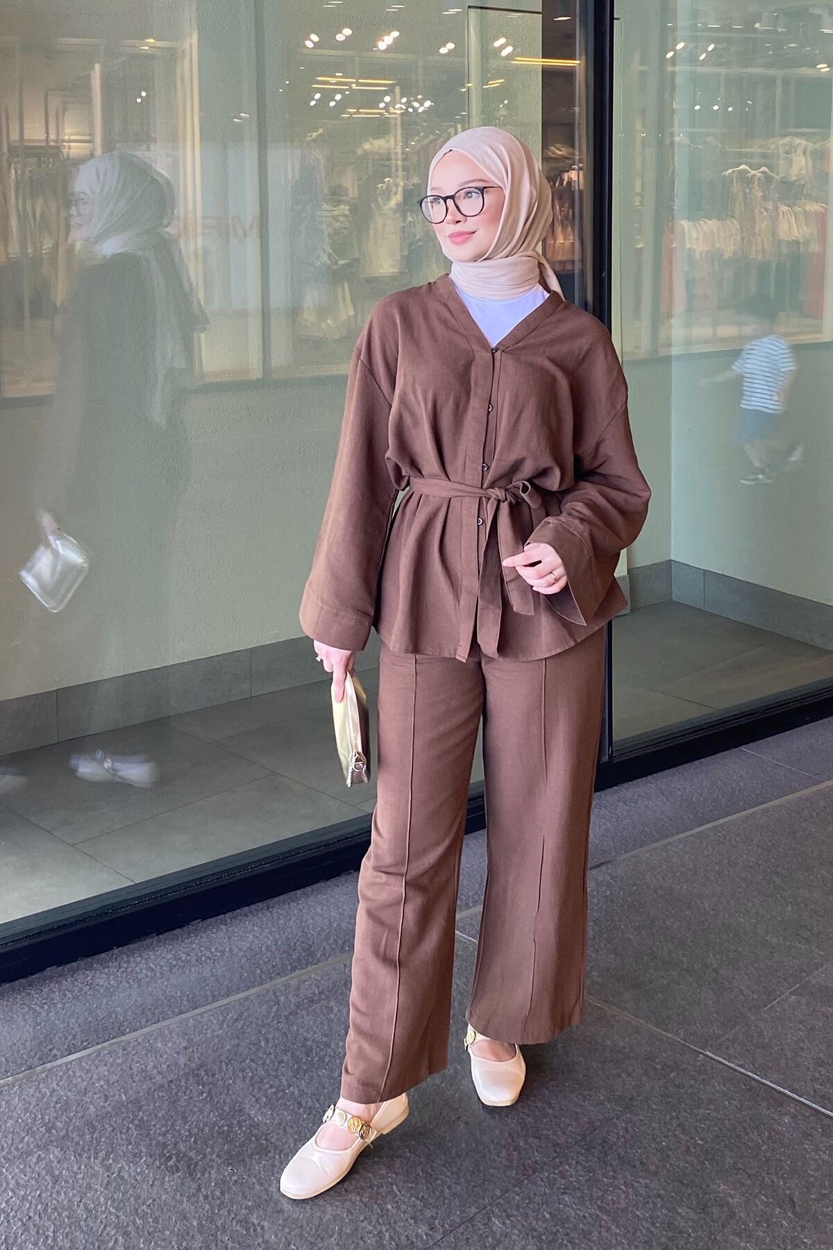 V YAKA DÜGMELİ TAKIM 9-51872 - KAHVERENGİ