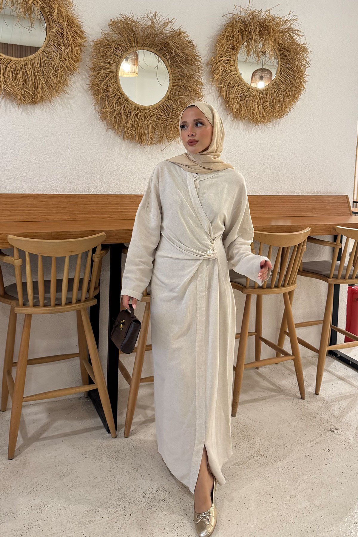 BROŞLU KETEN ELBİSE 67-1036 - BEJ